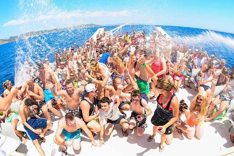 Adults Only Party Cruise to Isla Mujeres Free one-way pickup