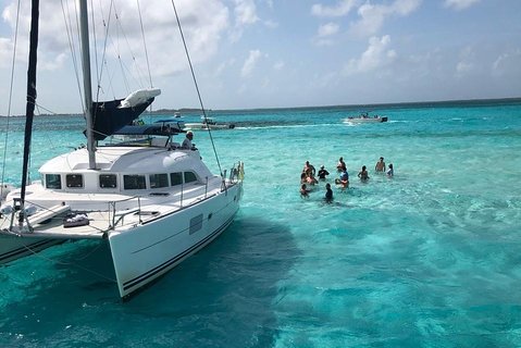 Catamaran to Isla Mujeres and Snorkel Adventure with open bar