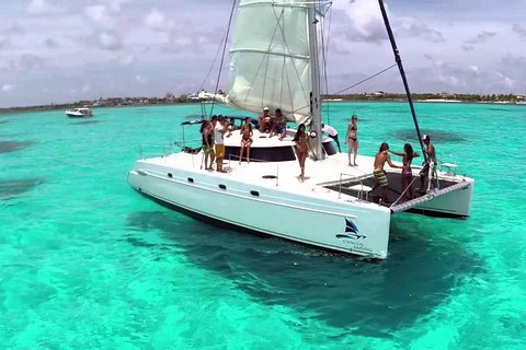 Catamaran to Isla Mujeres with Snorkel, Open Bar & Beach Club