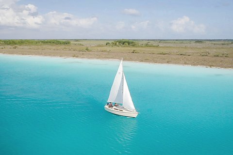 Sailing Tour through the Lagoon of the 7 Colors