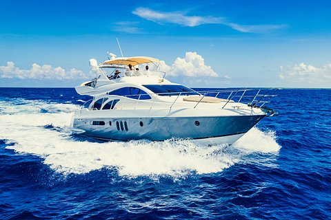 Private Azimut Yacht in Tulum with Snacks and Open Bar