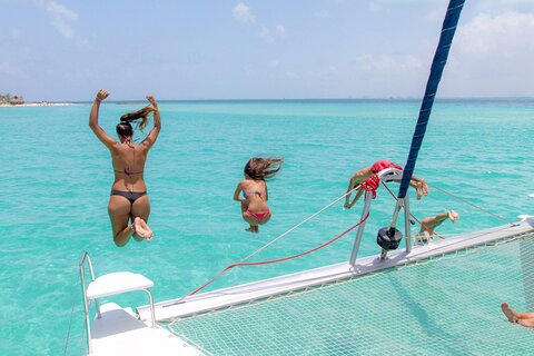 Isla Mujeres Catamaran, Open Bar & Optional Buffet and pick up