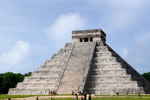 Private Tour to Chichen Itza, Stunning Cenote and Valladolid