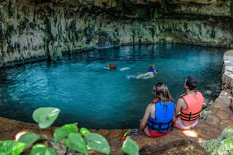 Tour Hacienda and Cenotes Mucuyché with Guided Tour in Oxkintok