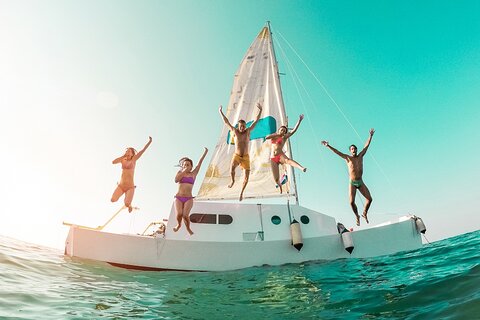 Isla Mujeres Catamaran with Open Bar and Lunch and Snorkeling
