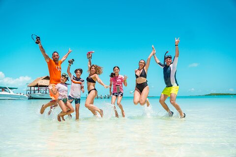 Private Escape: Isla Contoy & Isla Mujeres with Snorkeling