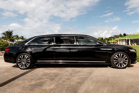 Lincoln Stretch Limousine with Wi Fi on board