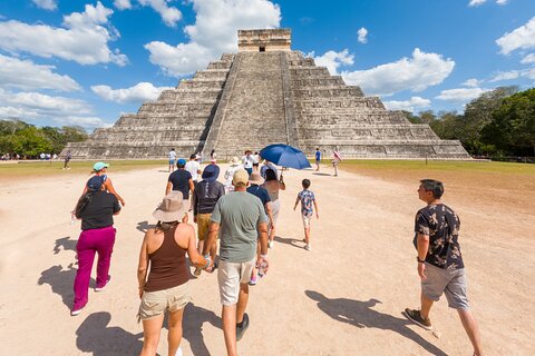 Chichén Itzá, Cenote, Valladolid & Mayan Village from Cancún