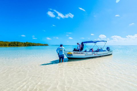 Tour Sian Kaan: From Tulum Boat Tour, Swim, Snorkel & Lunch