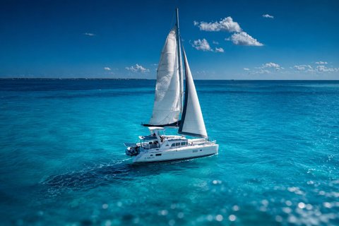 Isla Mujeres Catamaran + Open Bar on board, from Playa del Carmen