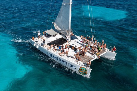 Cancun to Isla Mujeres: All-Inclusive Catamaran (Kids Sail Free)